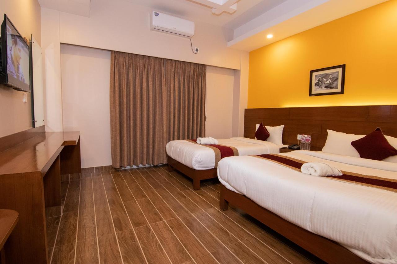Hotel Balcony โพคารา ภายนอก รูปภาพ
