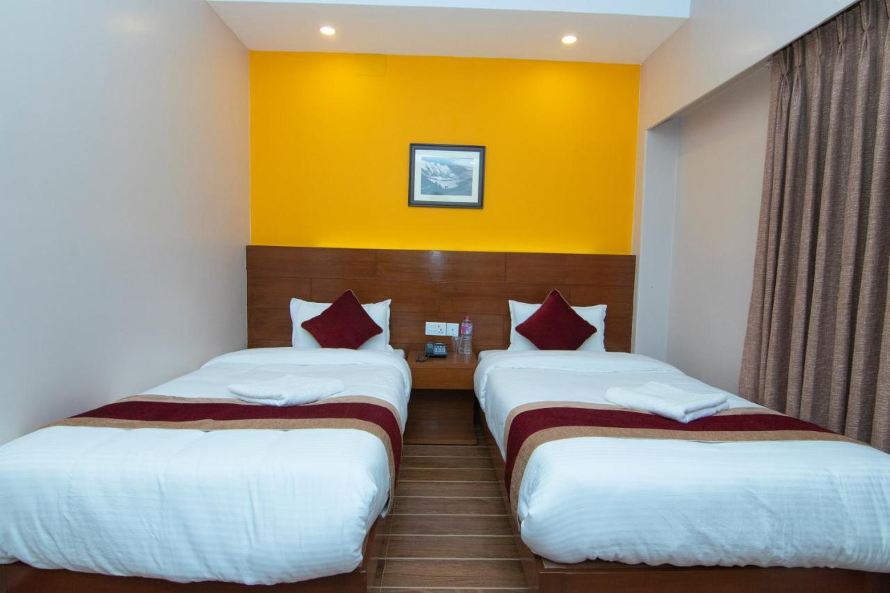 Hotel Balcony โพคารา ภายนอก รูปภาพ