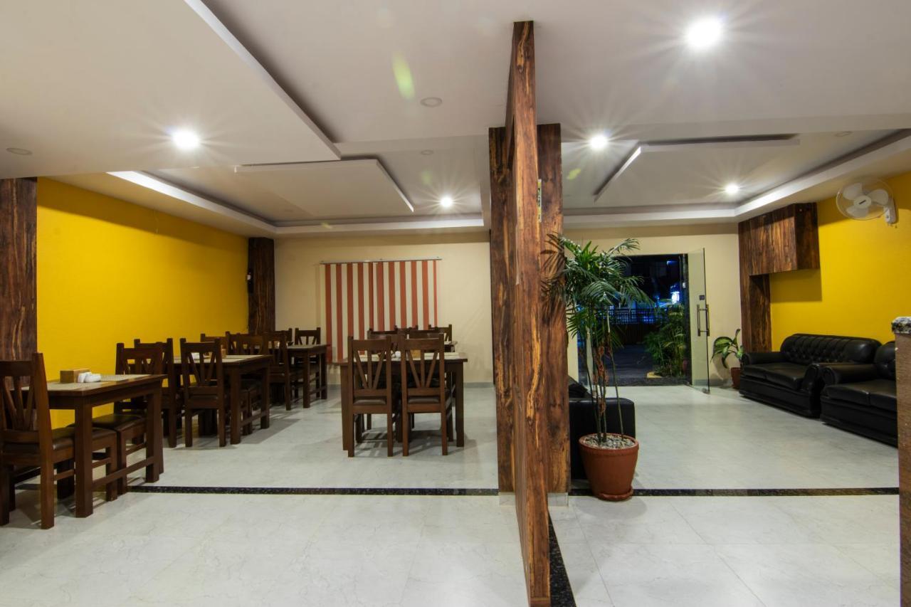 Hotel Balcony โพคารา ภายนอก รูปภาพ
