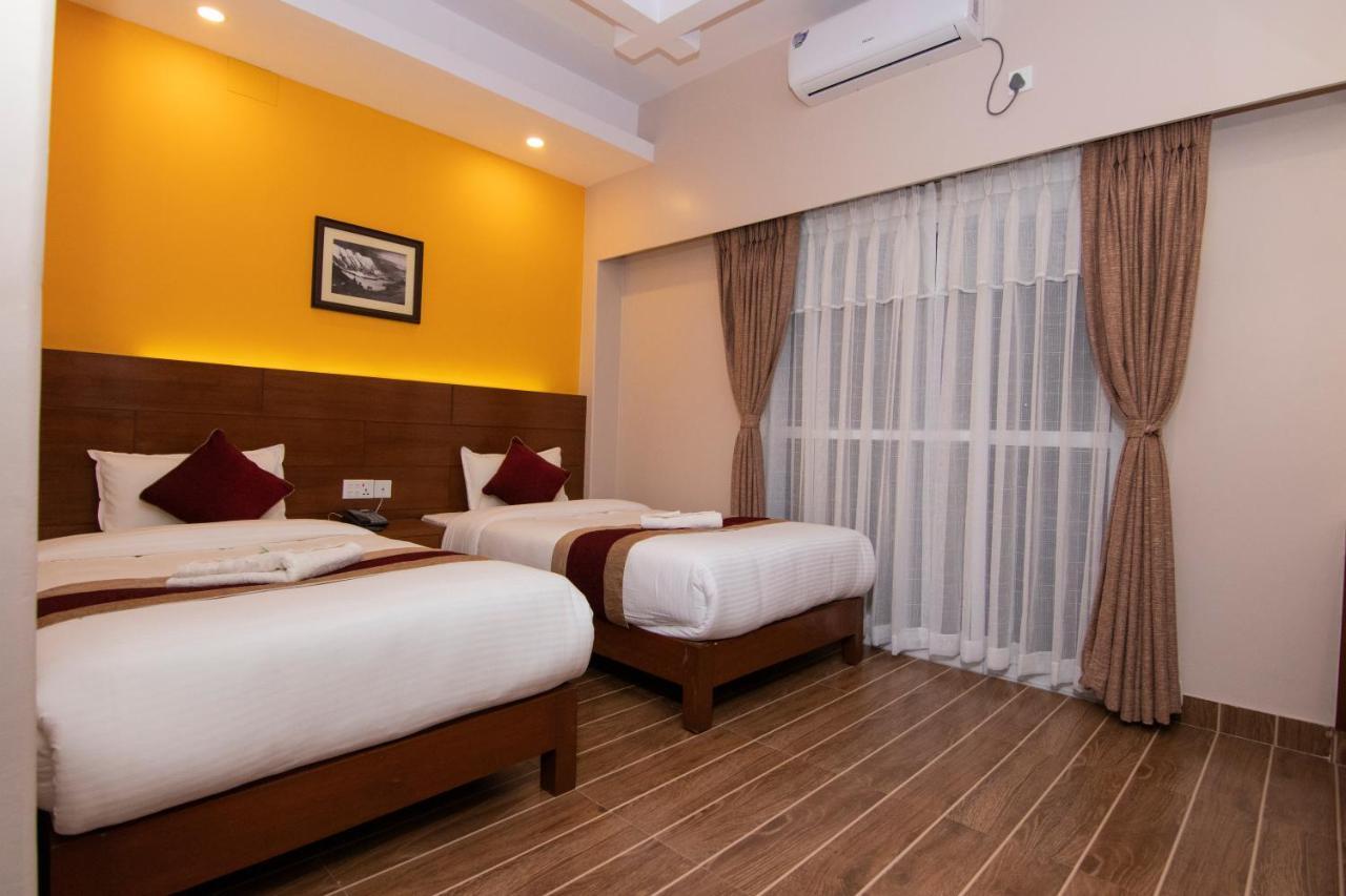 Hotel Balcony โพคารา ภายนอก รูปภาพ