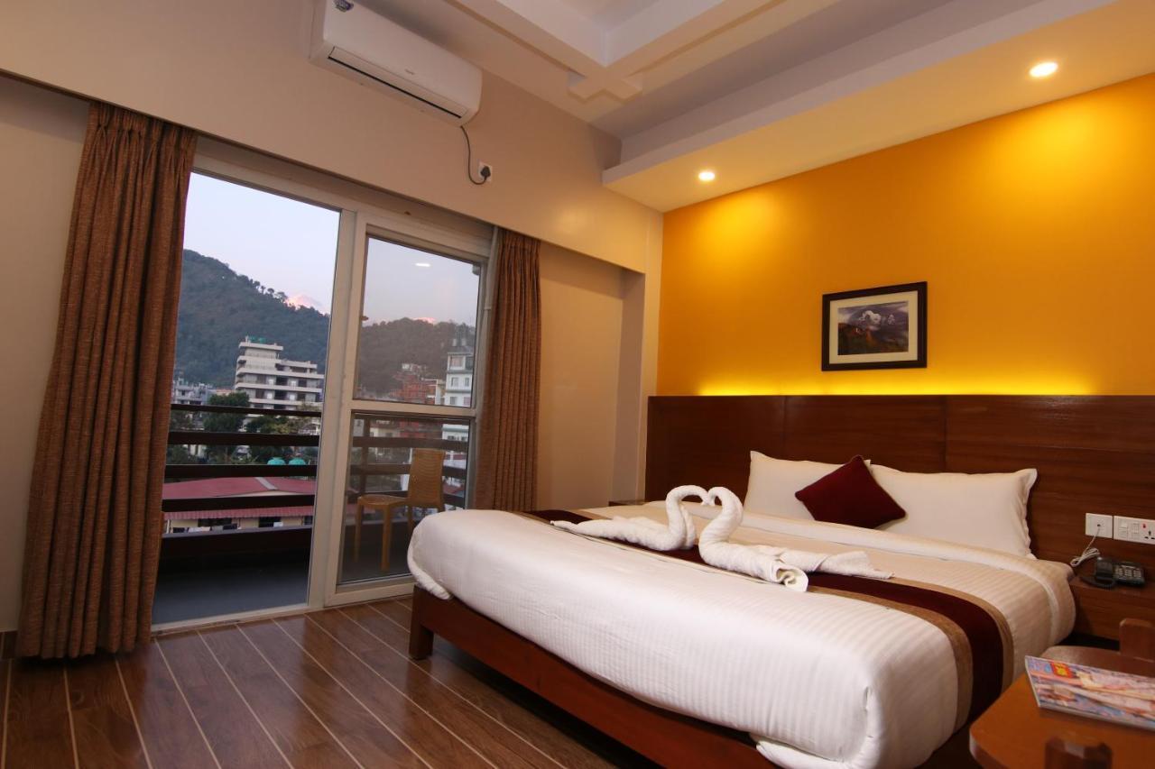 Hotel Balcony โพคารา ภายนอก รูปภาพ